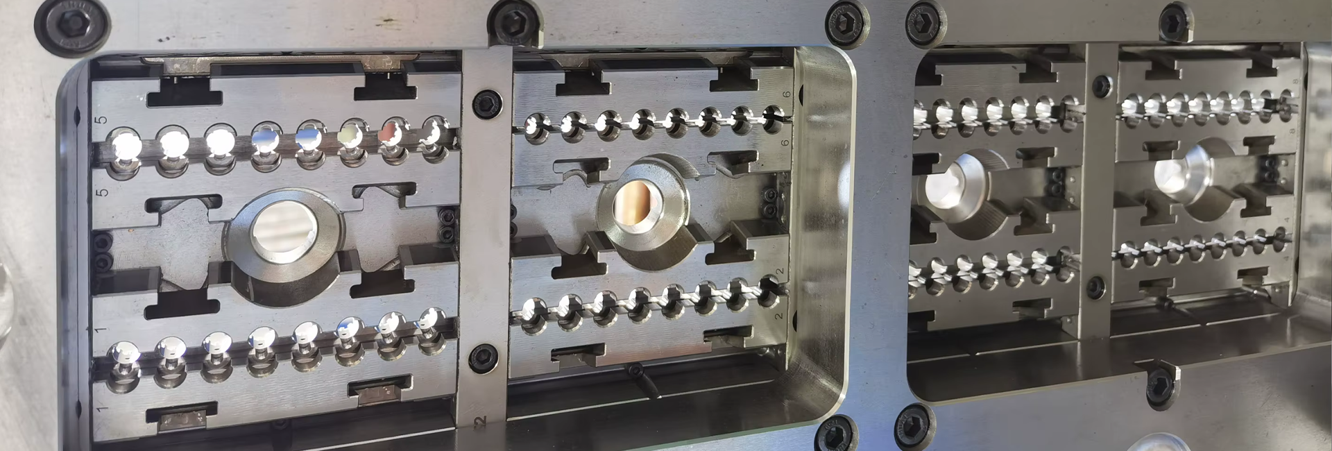 High-Precision Medical Molds​