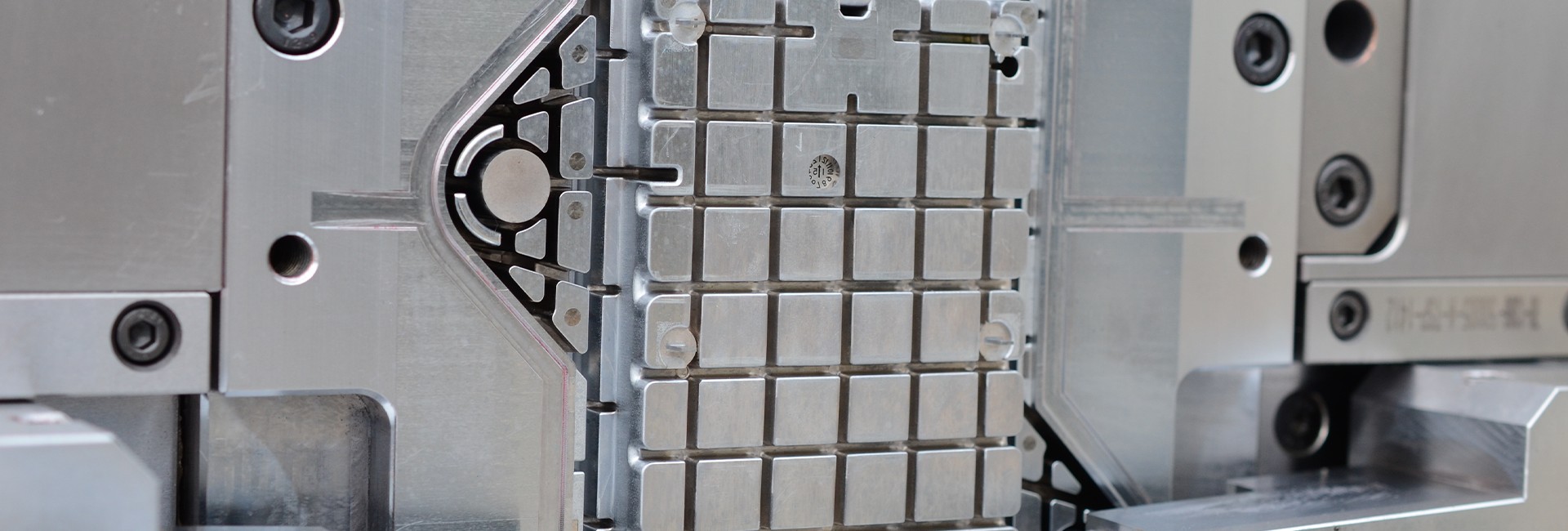 plastic injection mold for ECU housing11