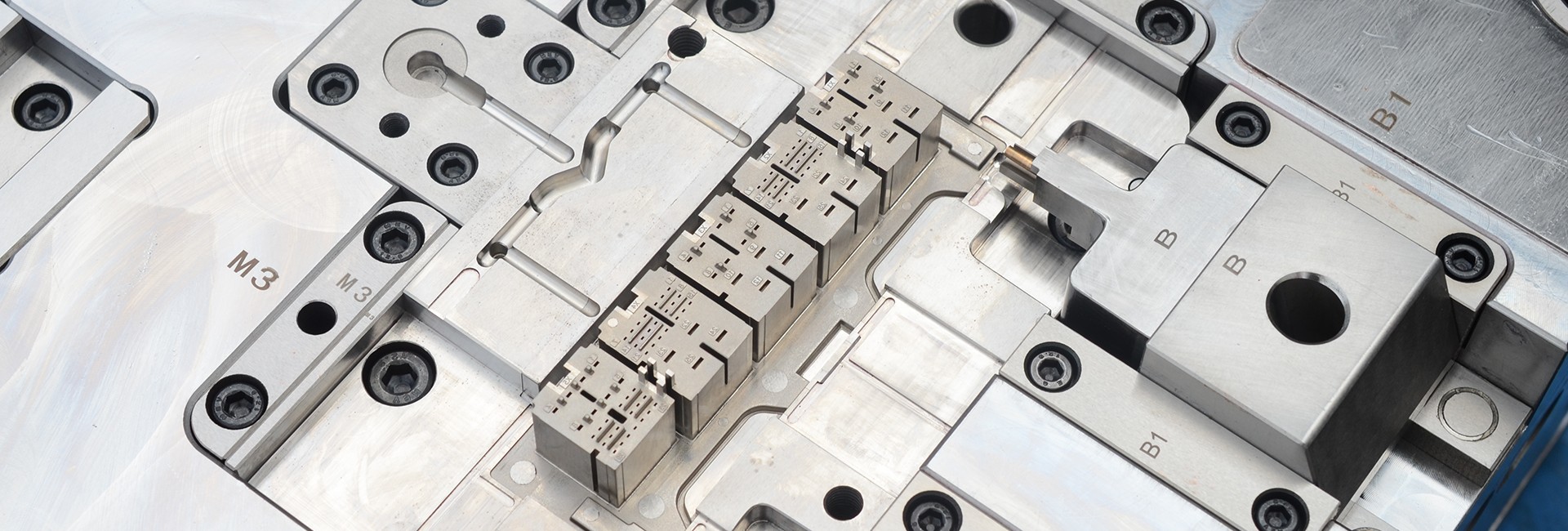 Fuse and Relay Box Housing1